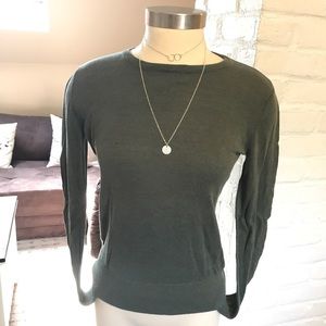Small army green light weight long sleeved top